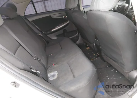 2010 Toyota Corolla S z USA, uszkodzony, nr VIN 2T1BU4EE9AC334821